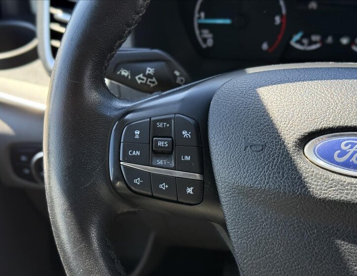 Ford Tourneo Custom MPV 2,0 l 136 kw