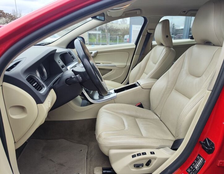 Volvo V60 Kombi 2,0 l 120 kw