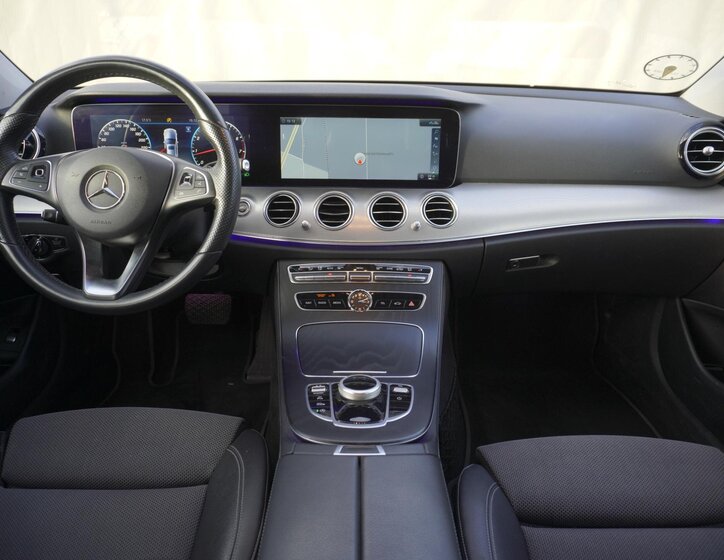 Mercedes-Benz Třídy E Sedan 2,0 l 180 kw