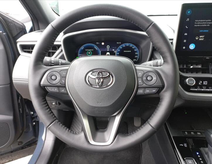 Toyota Corolla Cross 16