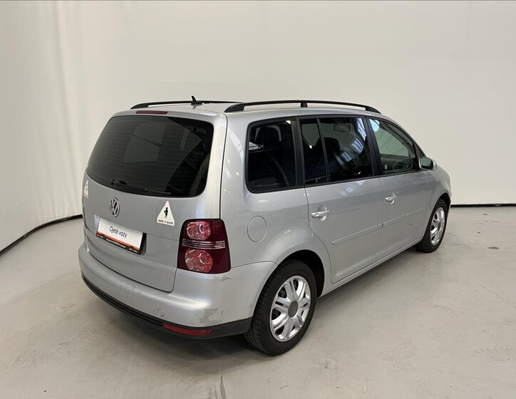 Volkswagen Touran 2
