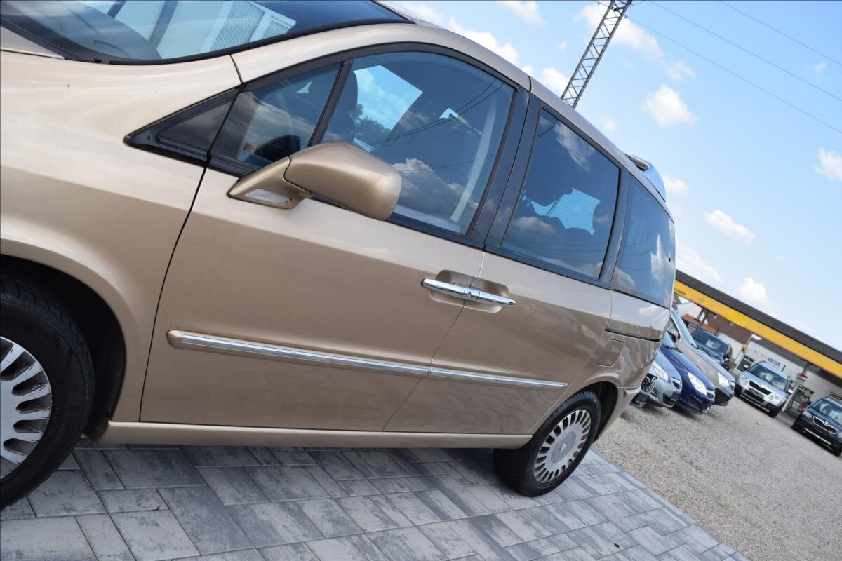 Lancia Phedra MPV 2,2 l 94 kw