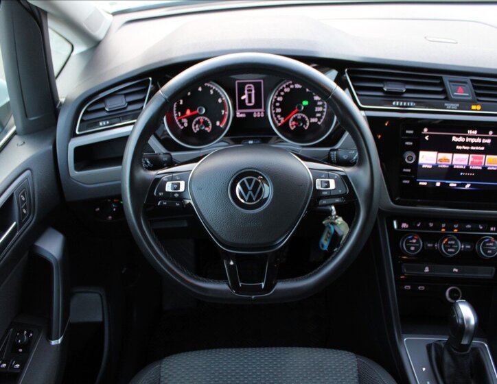 Volkswagen Touran MPV 1,5 l 110 kw