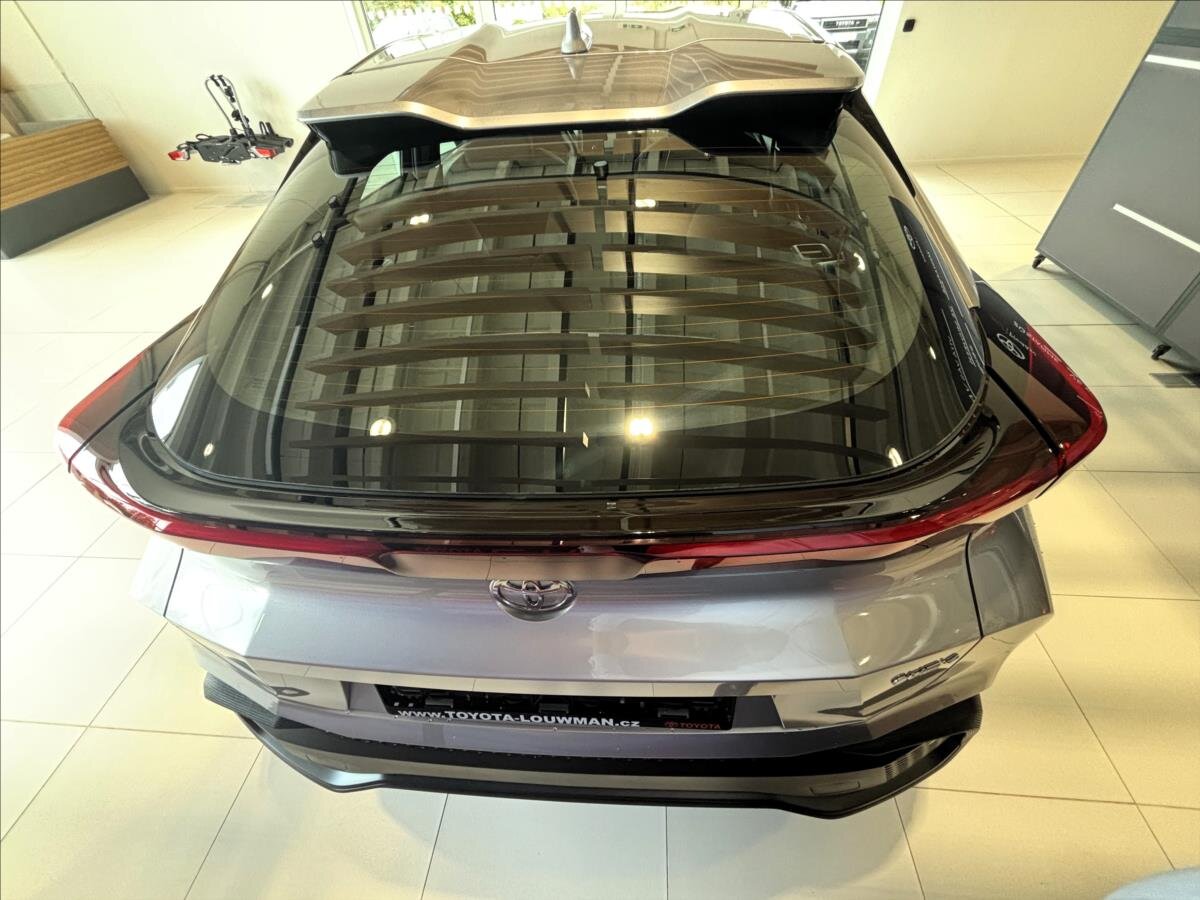 Toyota C-HR SUV 1,8 l 103 kw