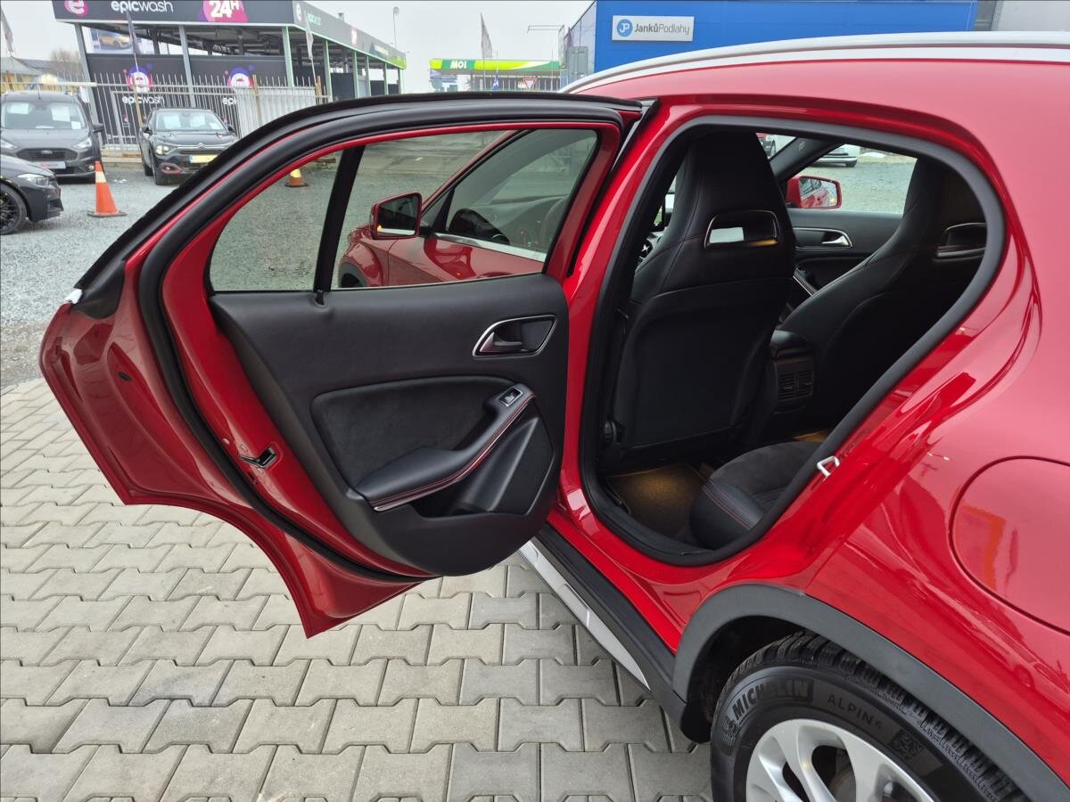 Mercedes-Benz GLA SUV 1,6 l 115 kw