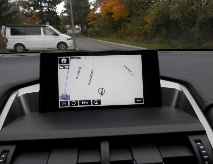 Lexus NX 300h SUV / Terénní 2,5 l 114 kw