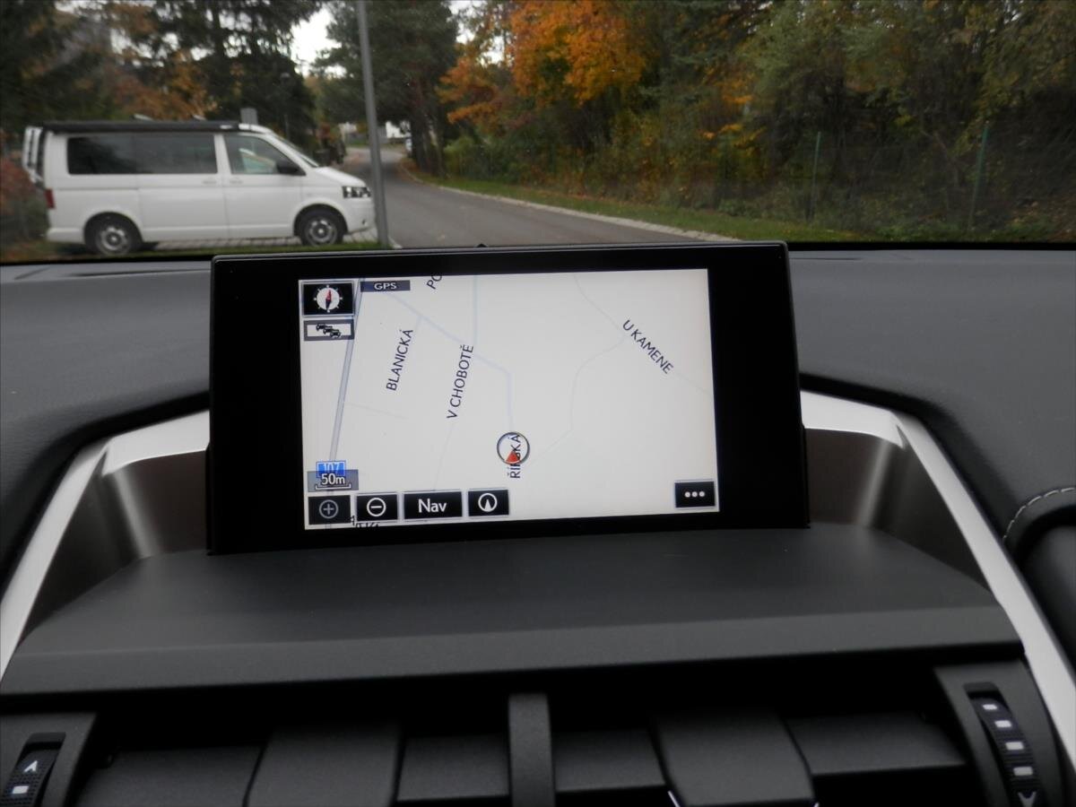 Lexus NX 300h SUV / Terénní 2,5 l 114 kw