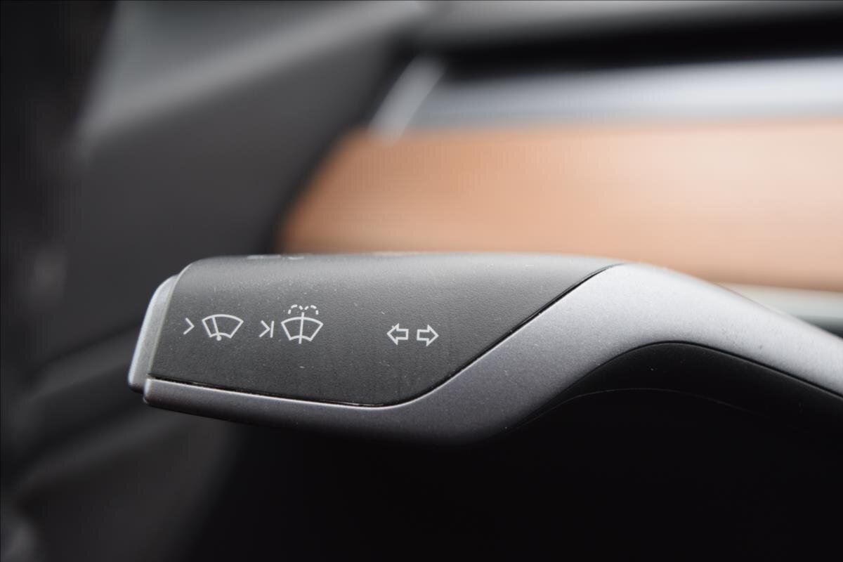 Tesla Model 3 Sedan 0,0 366 kw