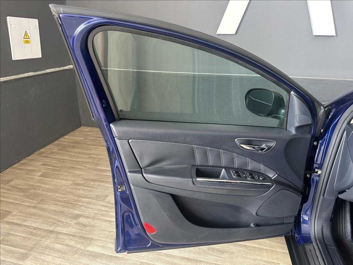 Lancia Delta Hatchback 1,6 l 88 kw