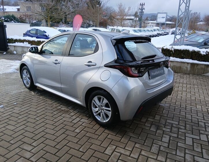 Toyota Yaris 4
