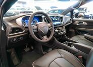Chrysler Pacifica 15