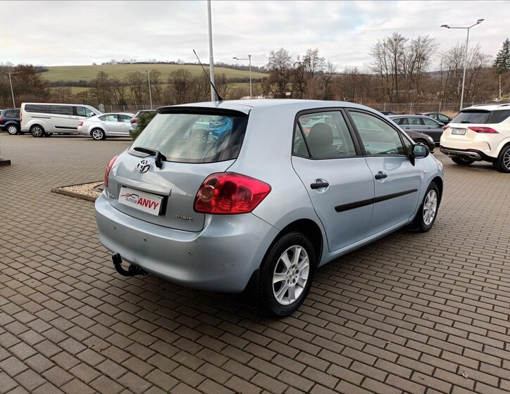 Toyota Auris Hatchback 1,4 l 66 kw