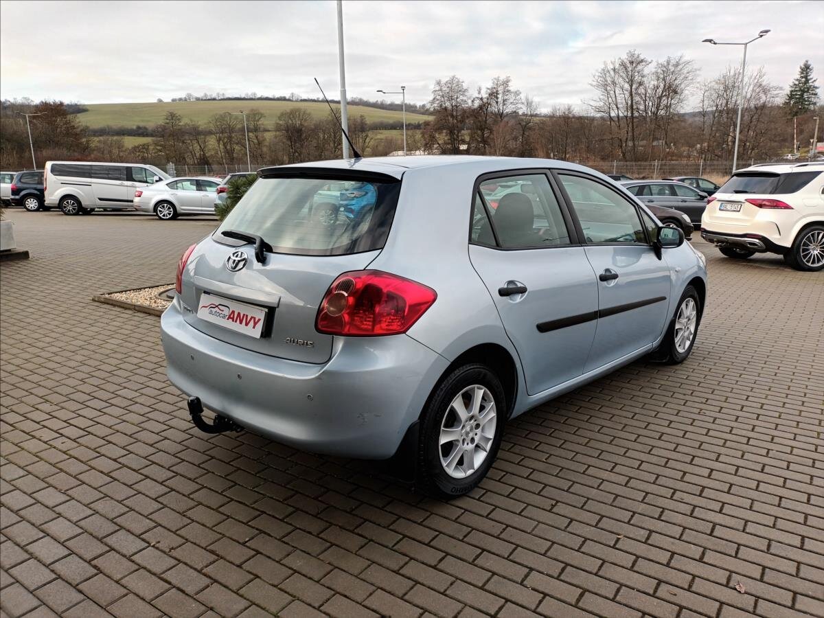 Toyota Auris Hatchback 1,4 l 66 kw