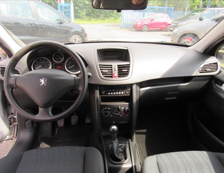 Peugeot 207 11