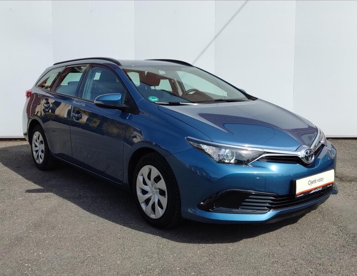 Toyota Auris Kombi 1,3 l 73 kw