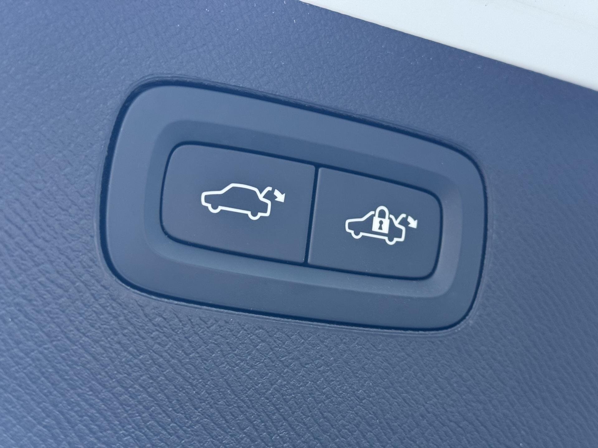 Volvo XC90 SUV / Terénní 2,0 l 173 kw