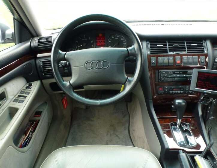 Audi A8 39
