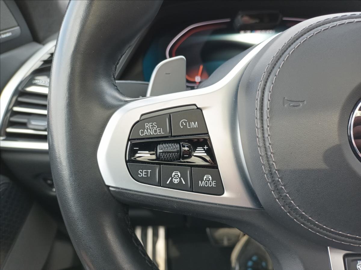 BMW X7 SUV / Terénní 4,4 l 390 kw