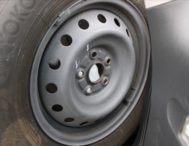 Toyota RAV4 SUV 2,2 l 100 kw