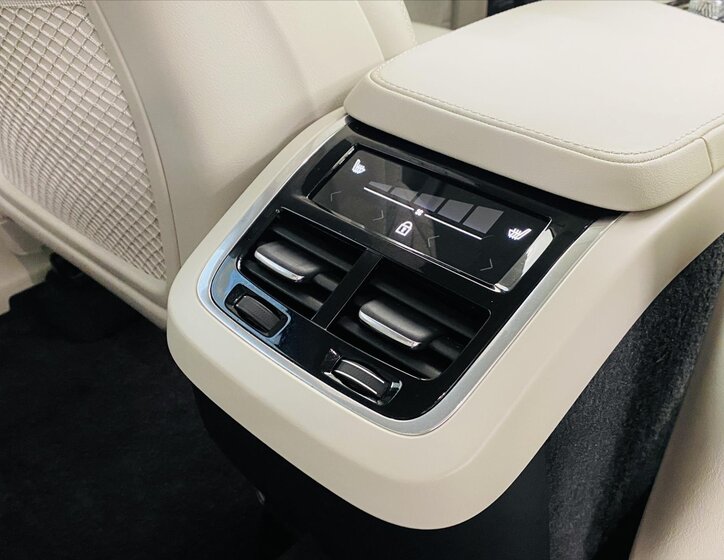 Volvo XC90 SUV / Terénní 2,0 l 173 kw