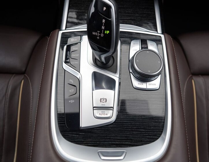 BMW Řada 7 Sedan 3,0 l 250 kw