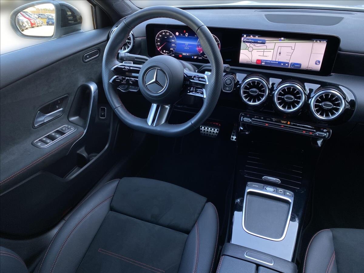 Mercedes-Benz Třídy A Sedan / Limuzína 1,3 l 120 kw