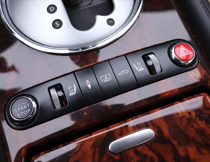 Bentley Continental Flying Spur Sedan 6,0 l 412 kw