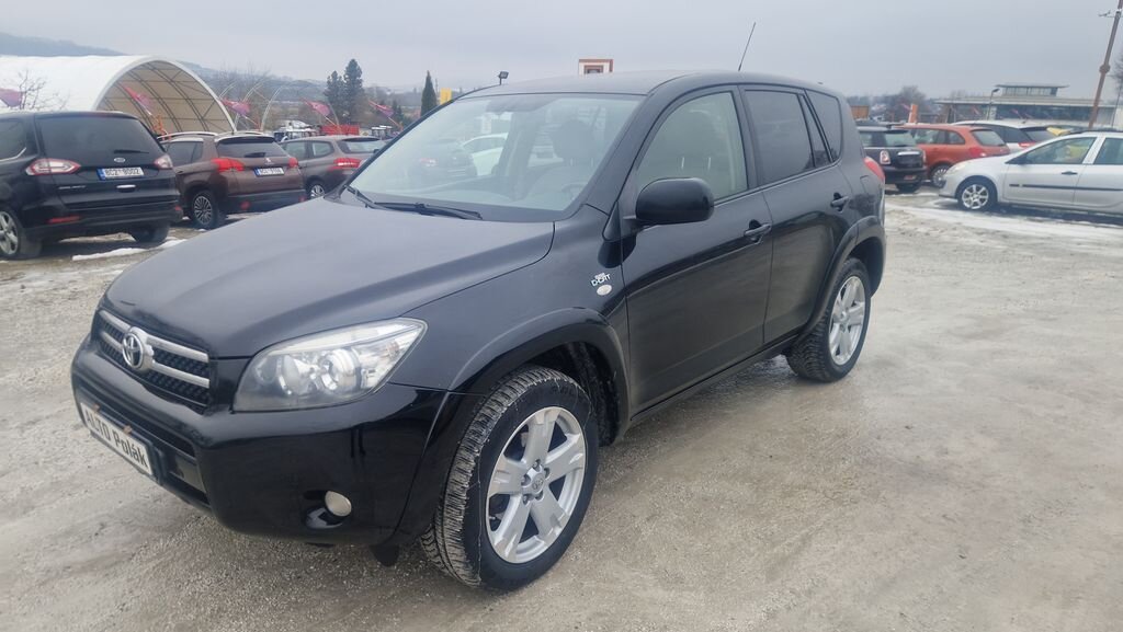 Toyota RAV4 SUV 2,2 l 130 kw
