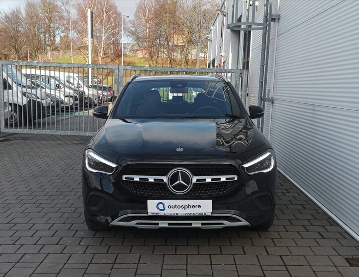 Mercedes-Benz GLA 2
