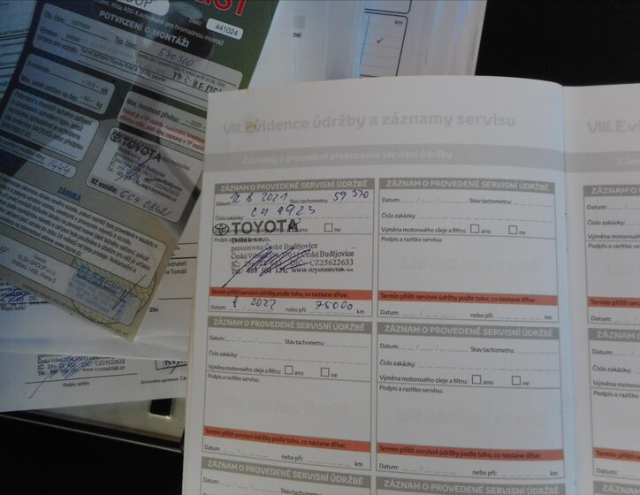 Toyota RAV4 SUV 2,0 l 111 kw