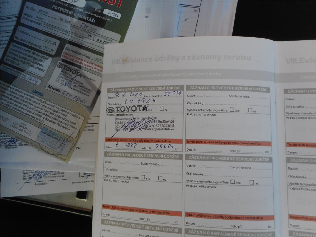 Toyota RAV4 SUV 2,0 l 111 kw