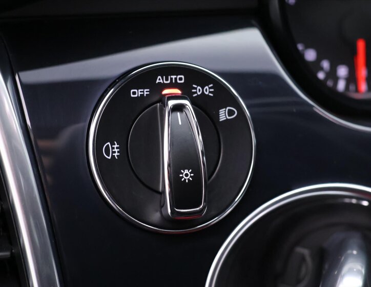 Porsche Panamera Hatchback 3,0 l 221 kw