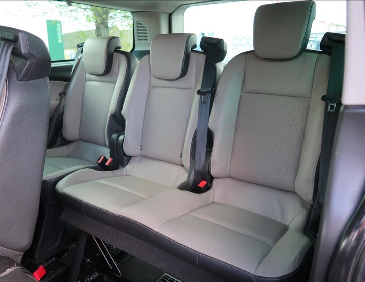 Ford Tourneo Custom MPV 2,2 l 114 kw