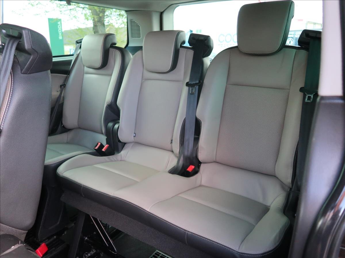 Ford Tourneo Custom MPV 2,2 l 114 kw