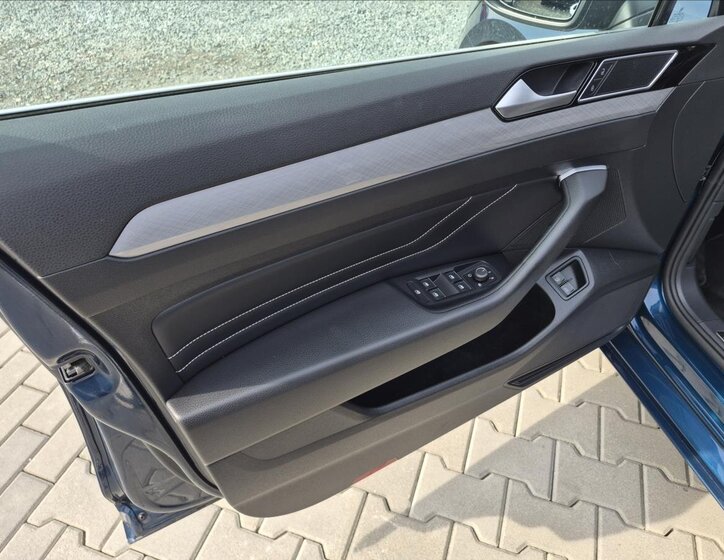 Volkswagen Passat Kombi 1,4 l 160 kw