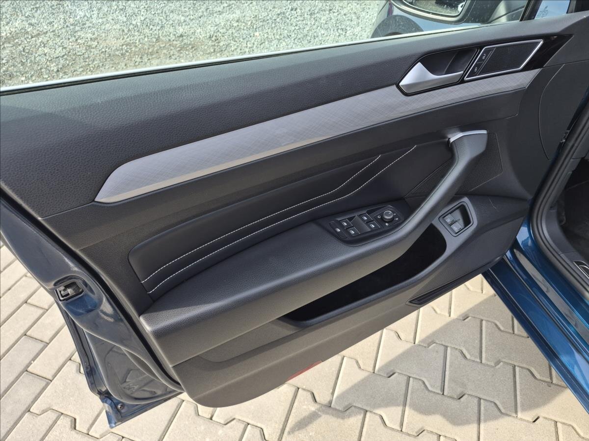 Volkswagen Passat Kombi 1,4 l 160 kw