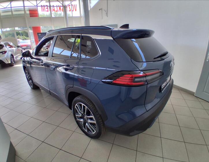 Toyota Corolla Cross 4