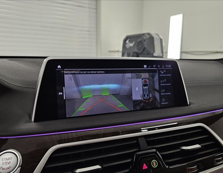 BMW Řada 7 Sedan 3,0 l 195 kw