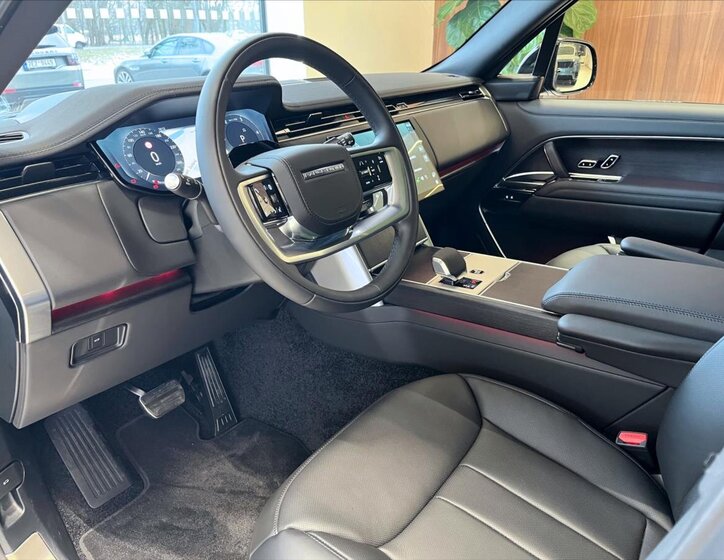 Land Rover Range Rover SUV 3,0 l 221 kw