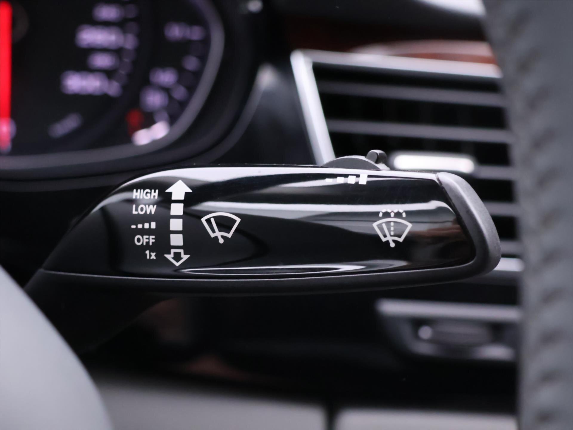 Audi A8 Sedan 4,2 l 273 kw