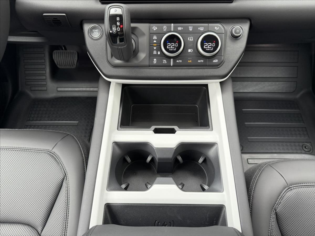 Land Rover Defender SUV / Terénní 3,0 l 147 kw