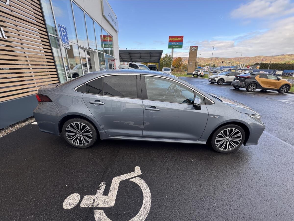 Toyota Corolla Sedan 1,8 l 72 kw