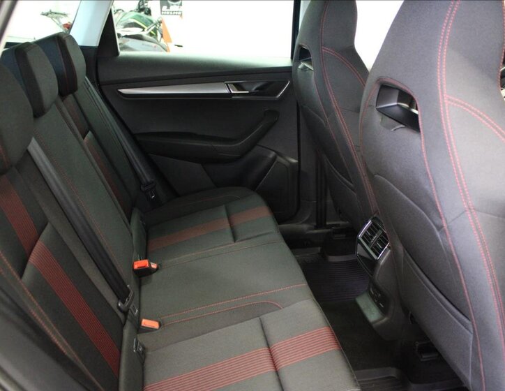 Škoda Karoq SUV / Terénní 1,5 l 110 kw