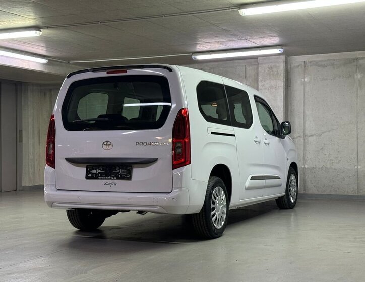 Toyota ProAce City Verso MPV 1,2 l 81 kw