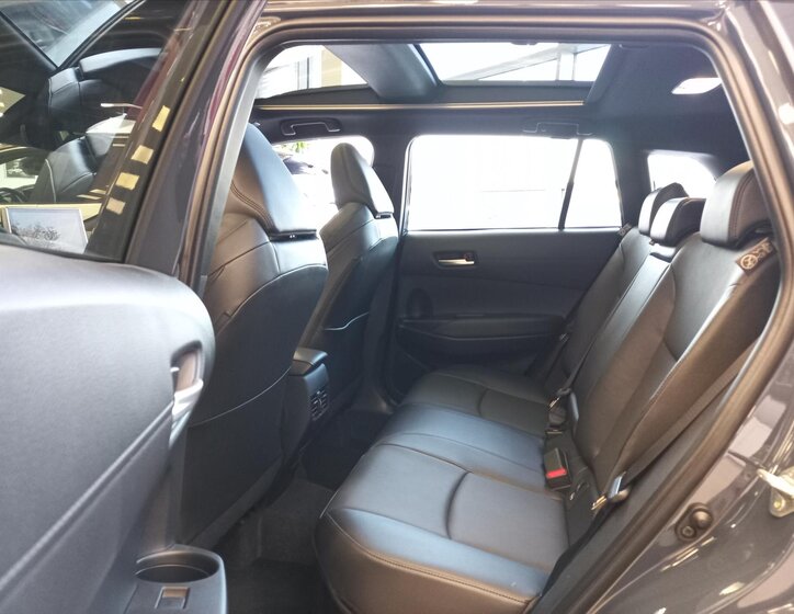 Toyota Corolla Cross CUV 2,0 l 112 kw