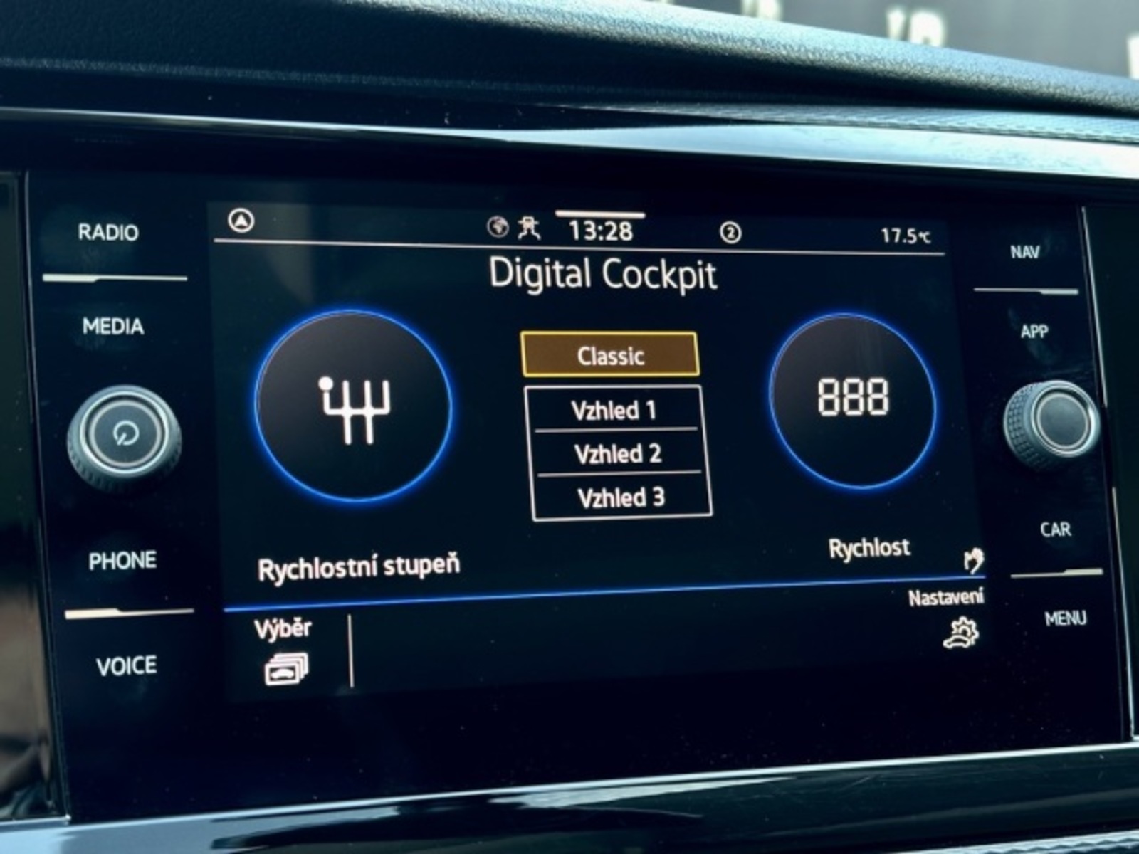 Volkswagen Multivan 43