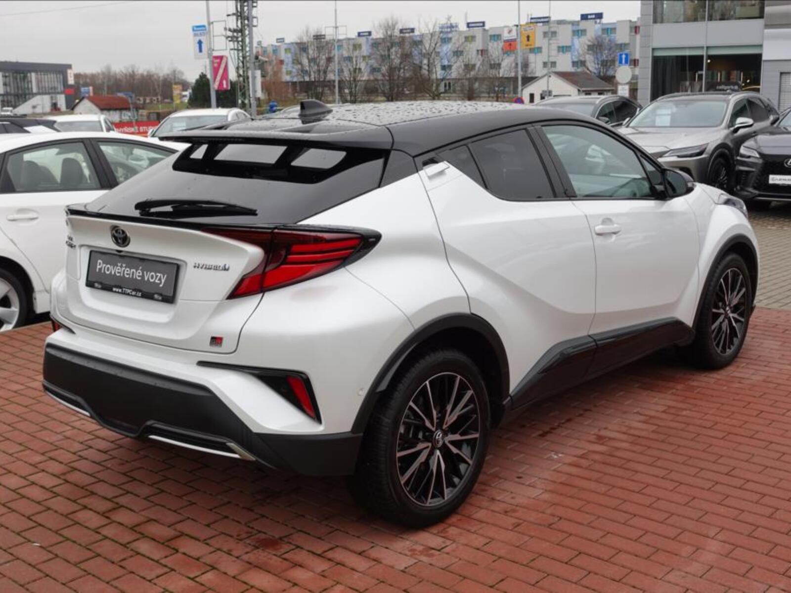 Toyota C-HR 4