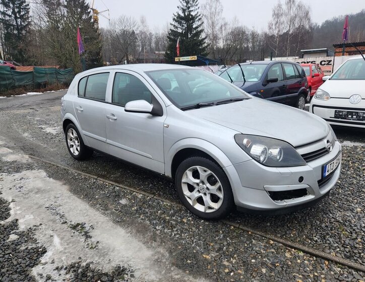 Opel Astra Hatchback 1,7 l 74 kw