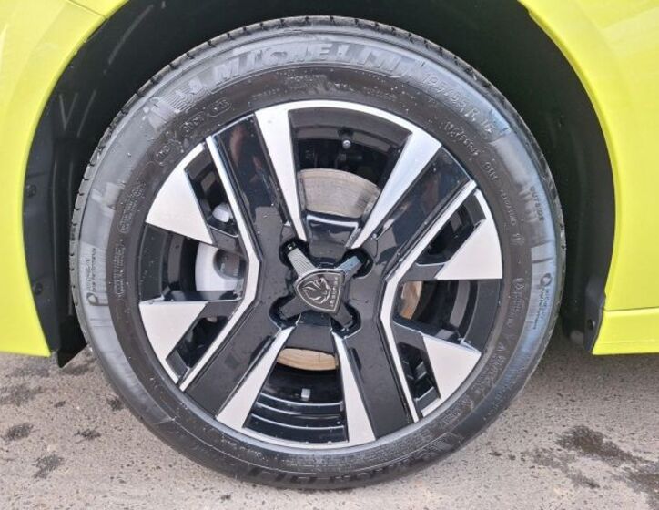 Peugeot 208 7