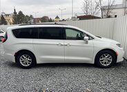 Chrysler Pacifica 15